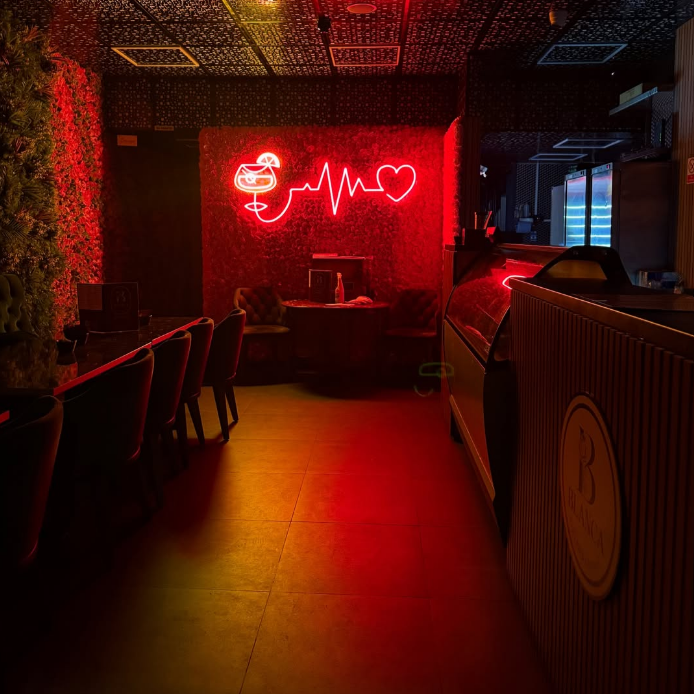 Blanca Lounge